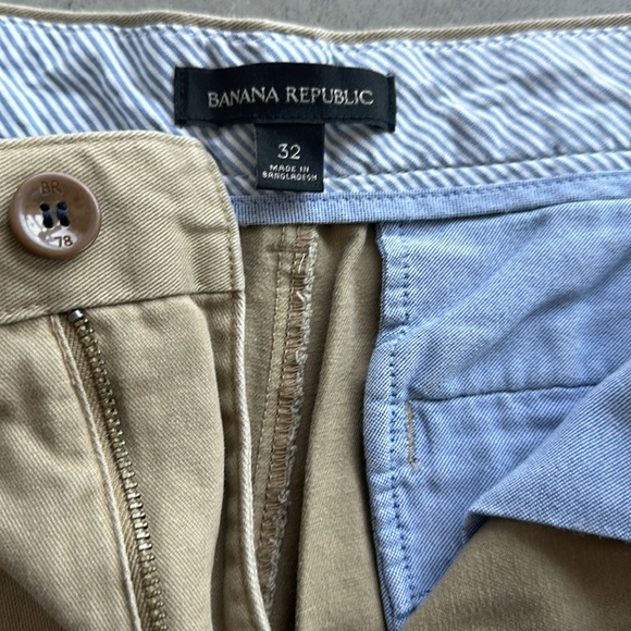 Banana Republic men’s khaki shorts - Picture 2 of 3